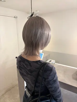 ミディアム カラー ☁️ハイトーン¦ ウルフ¦Shioriのヘアスタイル