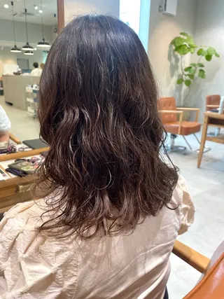ミディアム パーマ 大人可愛い🎀ིྀ 🪞柔らかベージュのヘアスタイル