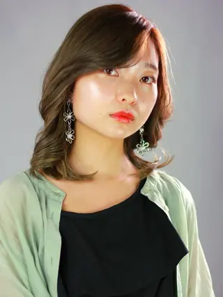 ミディアム カラー 松尾 泰伸のヘアスタイル