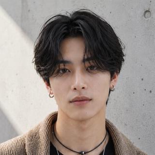 ショート メンズ センターパート/ニ ュアンスパーマのヘアスタイル