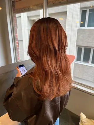 ロング カラー 井手 咲乃のヘアスタイル