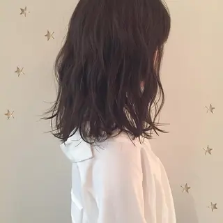 ミディアム 市川 千夏のヘアスタイル