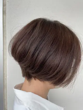 ショート カラー Akala hitomiのヘアスタイル