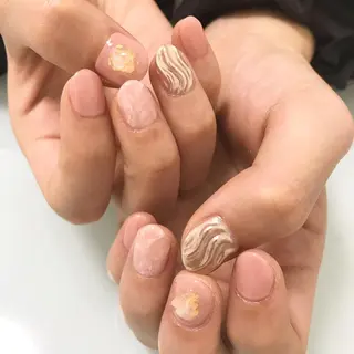 ネイル 板垣 綾乃のネイルデザイン