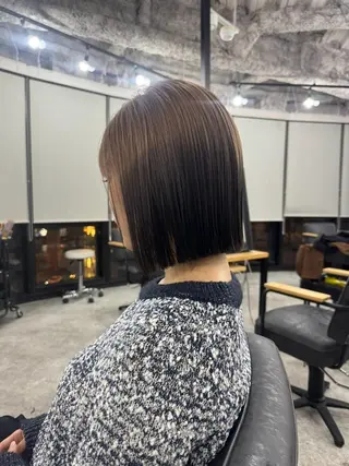 ショート カラー ili 梅田のヘアスタイル