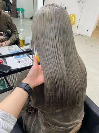 ロング カラー 鈴木 七海のヘアスタイル