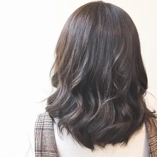 セミロング カラー ヘアアレンジ 白浜 サキのヘアスタイル