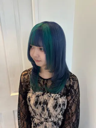 セミロング カラー レイヤー sala 推しカラー職人🎀のヘアスタイル