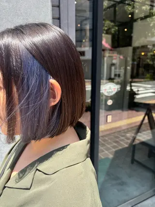 ショート カラー N° jillva 腰山 菜々美のヘアスタイル