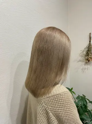 ミディアム カラー 猪股 唯菜のヘアスタイル