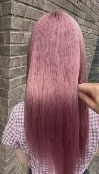 ロング ハイトーンカラー ピンクカラー特化のヘアスタイル