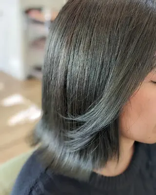 カラー 加藤 彩のヘアスタイル