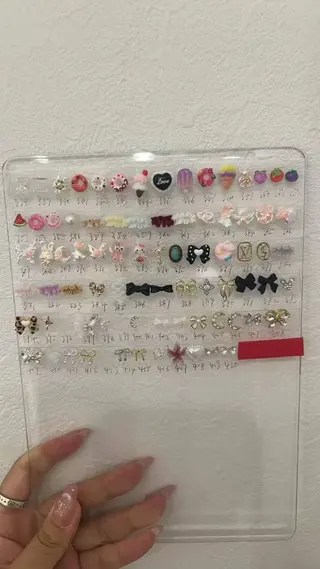 ネイル 🌈 Laule'aのネイルデザイン