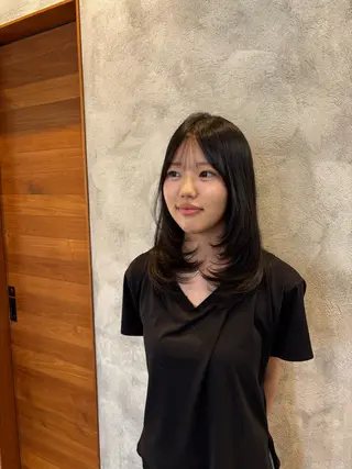 セミロング 長谷川 楓のヘアスタイル