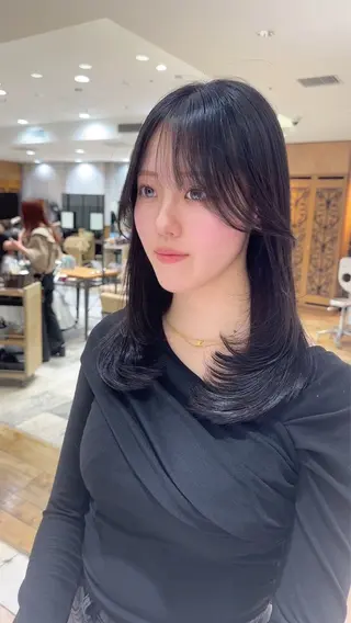 セミロング 銀座/レイヤー 顔周りカット溝手優太のヘアスタイル