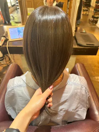 ロング カラー 髪質改善カラー ベージュ🤎YUMEのヘアスタイル