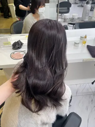 セミロング カラー 抜け感レイヤー︴ ニュアンスカラーのヘアスタイル