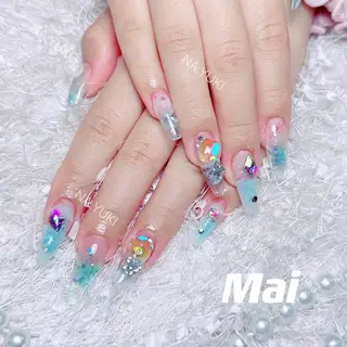 ネイル 🦋 Queenieのネイルデザイン
