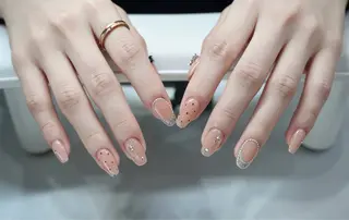 ネイル 瞳 ネイルサロン😊のネイルデザイン