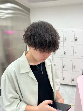 ミディアム パーマ メンズ メンズパーマ特化 TAIGAのヘアスタイル