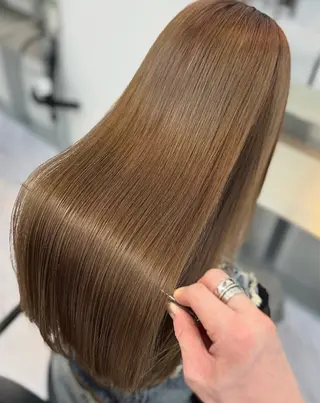ロング 髪質改善/縮毛矯正/ ブリーチなしカラーのヘアスタイル