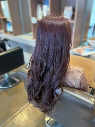 ロング カラー 秋吉 結愛のヘアスタイル