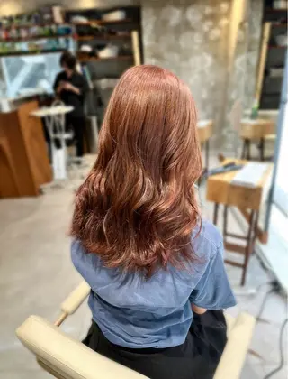 ミディアム カラー 小林 夢羽のヘアスタイル