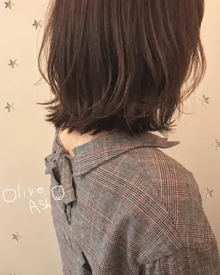 ミディアム カラー 市川 千夏のヘアスタイル