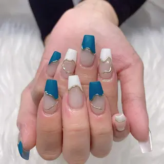 ミディアム ネイル Y. Sのネイルデザイン