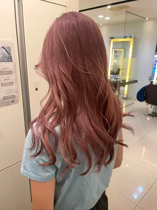 セミロング カラー 透明感/ハイトーン ／レッドカラー🍓のヘアスタイル