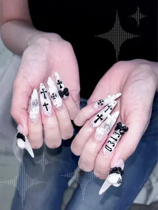 ネイル ️🫧みつき/ 渋谷/痛ネイル️🫧のネイルデザイン