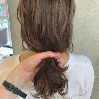 ミディアム カラー 梅本 有希のヘアスタイル