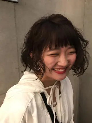 ショート カラー パーマ 安藤 沙妃のヘアスタイル