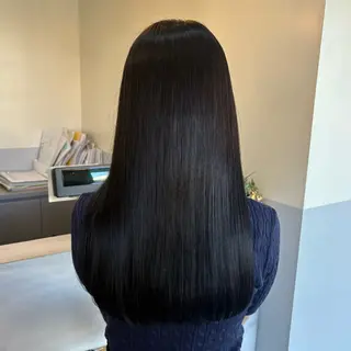 ロング カラー 伊藤 紗優のヘアスタイル