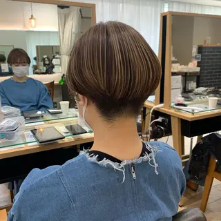 セミロング カラー パーマ ヘアアレンジ メンズ キッズ ネイル マツエク・マツパ レイヤーカット/ 巻ける縮毛矯正のヘアスタイル