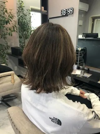 ミディアム カラー FAVORE 【ファヴォーレ】のヘアスタイル