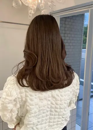 セミロング カラー Koto🌿 ブリーチなしカラーのヘアスタイル