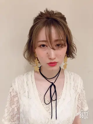 ミディアム ヘアアレンジ ウルフカット／吉村 桃子のヘアスタイル