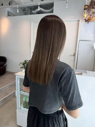 ロング カラー 松坂 真衣のヘアスタイル