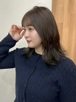 ミディアム カラー 駒場 まといのヘアスタイル