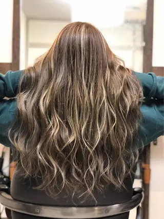 セミロング カラー KEN 🌟のヘアスタイル