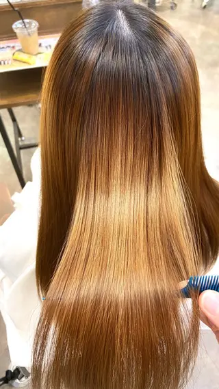 セミロング 艶髪矯正|ダイオウ シュナのヘアスタイル