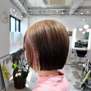 ショート 艶髪ハイトーン× ボブ🥣アイネのヘアスタイル