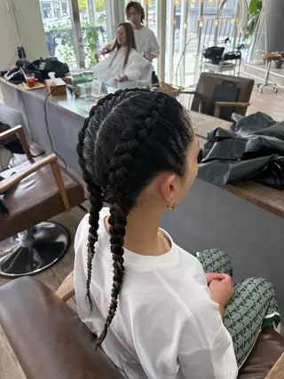 ヘアアレンジ WEST OLAND 黒坂佳乃のヘアスタイル