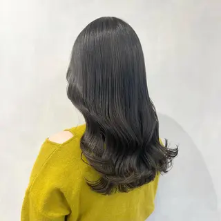 セミロング カラー 🩵ブリーチカラー MIORI🩵のヘアスタイル