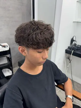 パーマ メンズ メンズヘア カット、パーマ特化のヘアスタイル