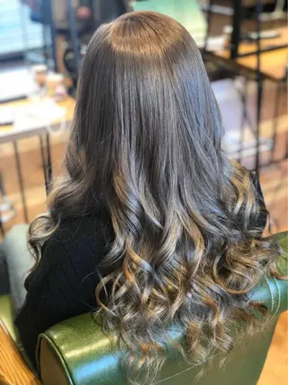 カラー ヘアアレンジ 山﨑 優真のヘアスタイル