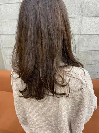 ロング ポルトユイ エツのヘアスタイル
