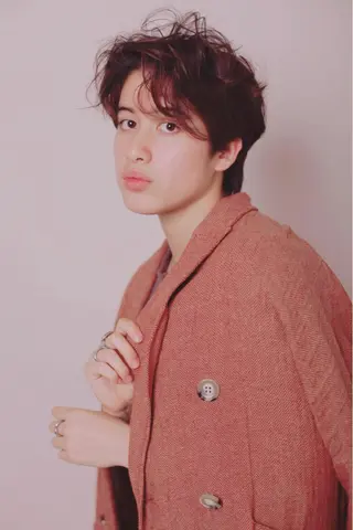 ショート 羽エクステ🪽 🤍まき🤍のヘアスタイル