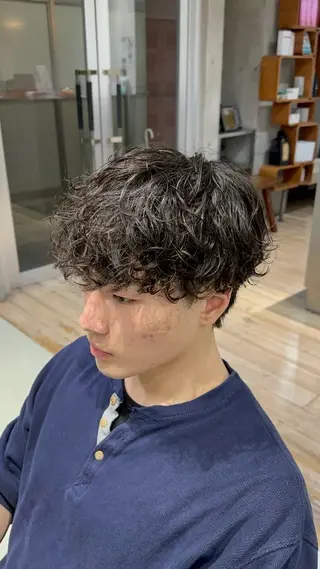 パーマ メンズ fifth原宿 宮部蓮のヘアスタイル